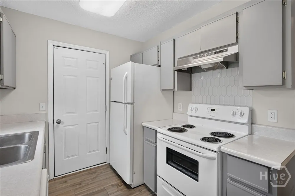 17 Leeward Drive Savannah, GA 31419