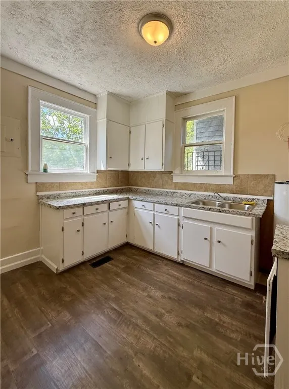 627 W 39th Street Savannah, GA 31415