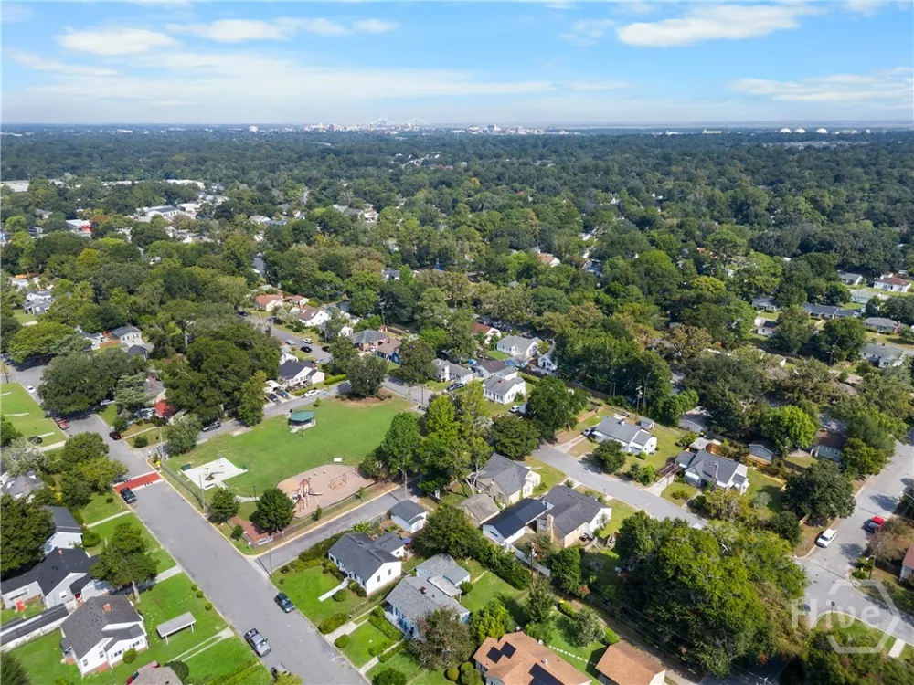 2235 E 41st Street Savannah, GA 31404