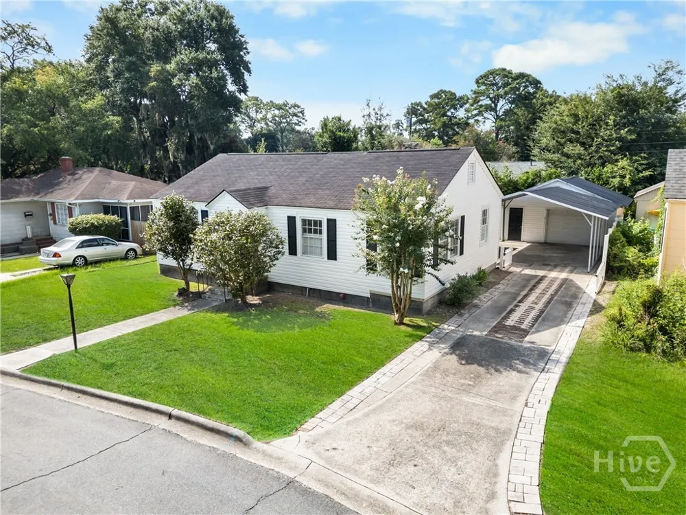 2235 E 41st Street Savannah, GA 31404
