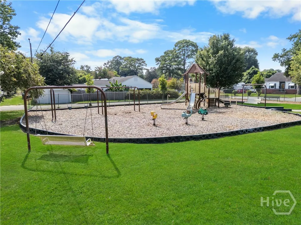 2235 E 41st Street Savannah, GA 31404