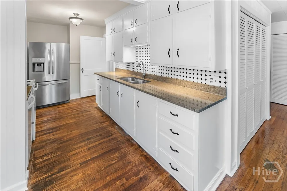 2235 E 41st Street Savannah, GA 31404