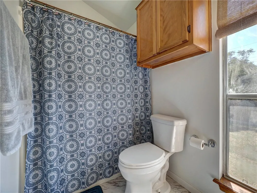 230 Winding Way Rockport, TX 78382