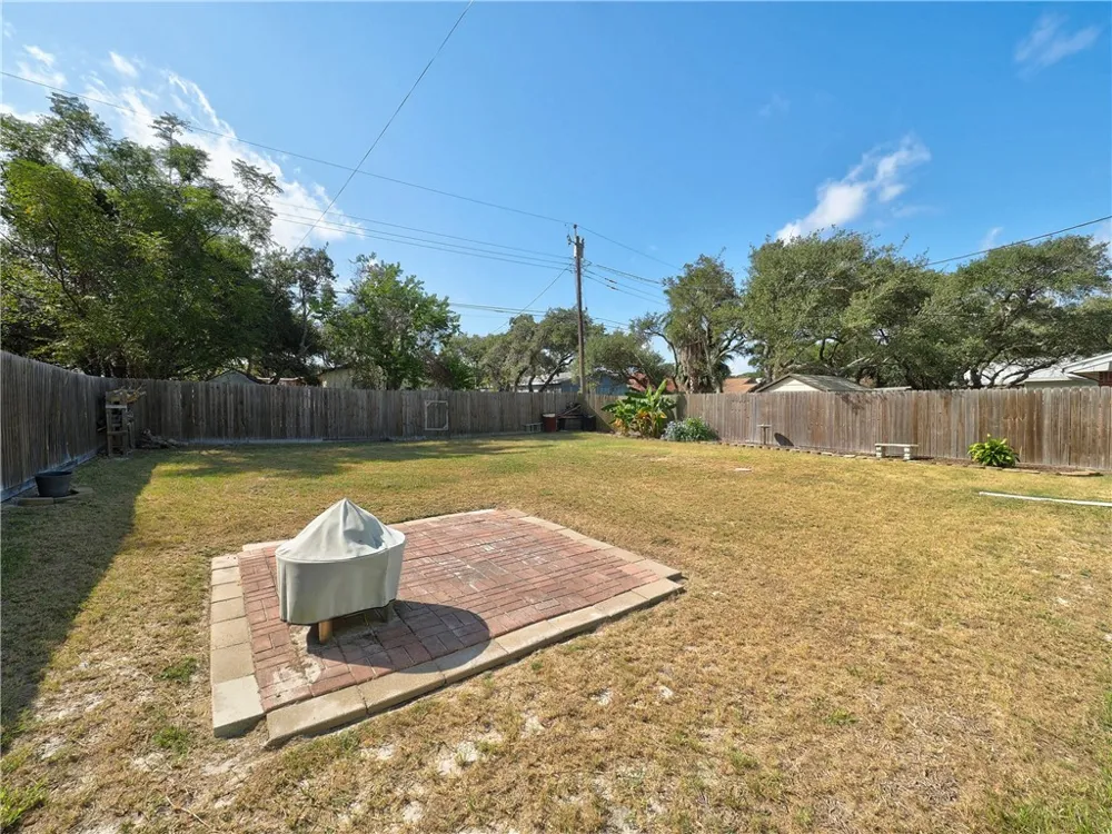 230 Winding Way Rockport, TX 78382