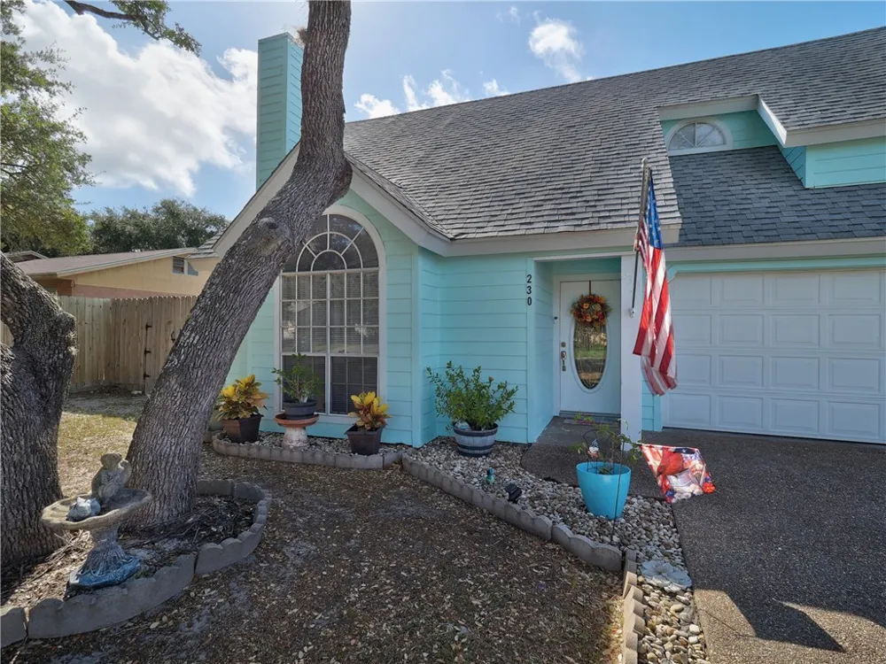 230 Winding Way Rockport, TX 78382