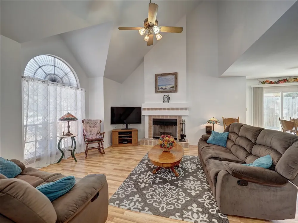 230 Winding Way Rockport, TX 78382