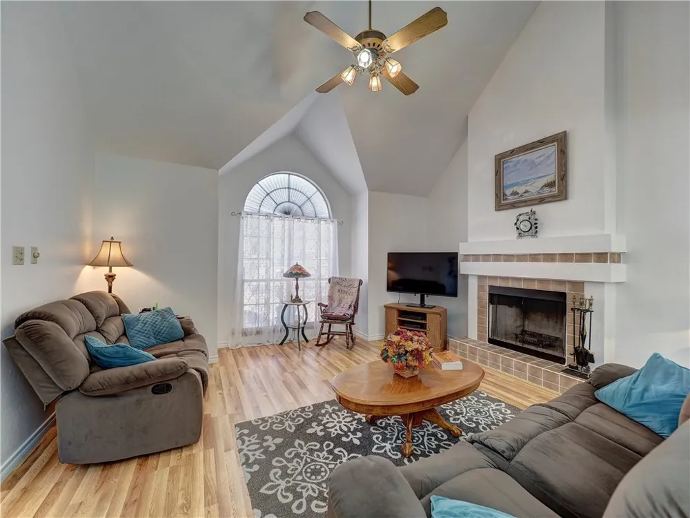 230 Winding Way Rockport, TX 78382