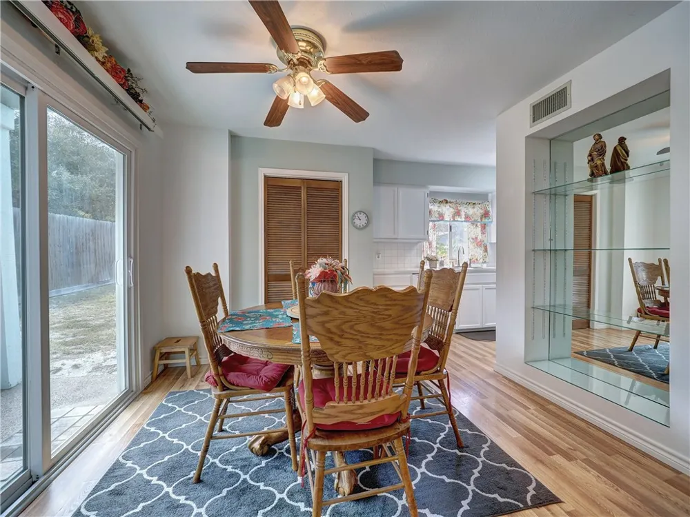 230 Winding Way Rockport, TX 78382