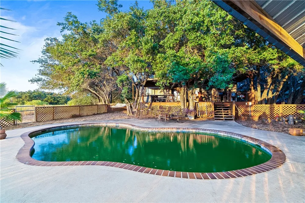 2301 Lone Star Road Rockport, TX 78382