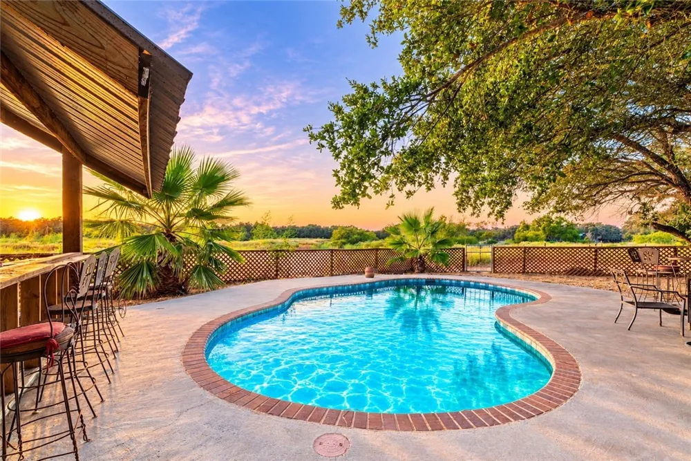 2301 Lone Star Road Rockport, TX 78382