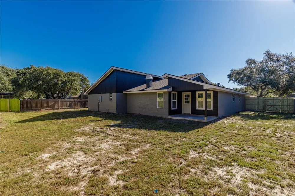 110 Wehring Lane Aransas Pass, TX 78336