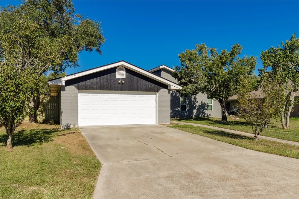 110 Wehring Lane Aransas Pass, TX 78336