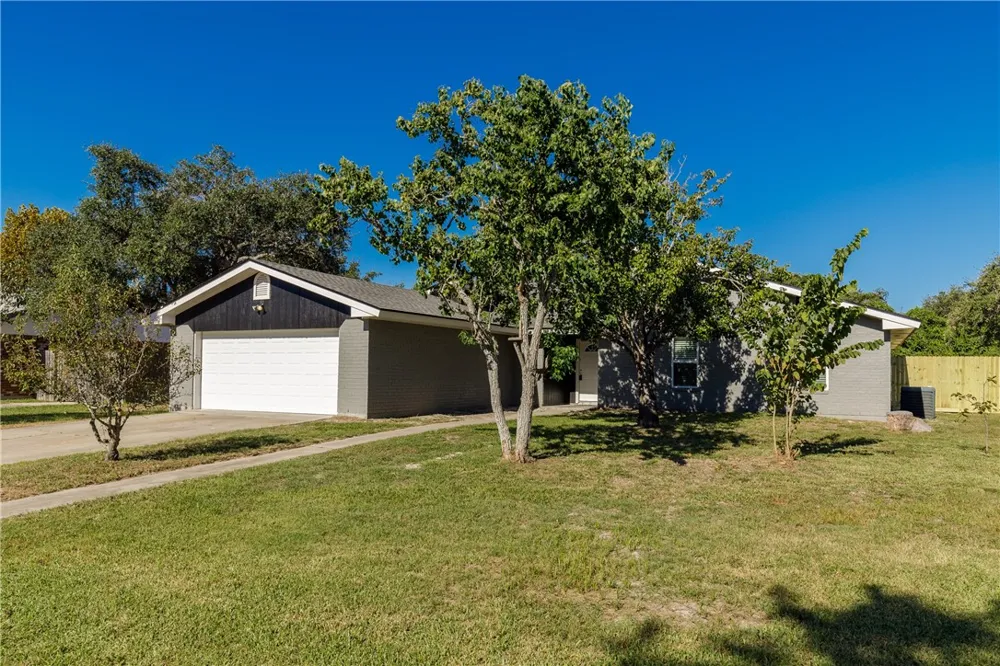 110 Wehring Lane Aransas Pass, TX 78336