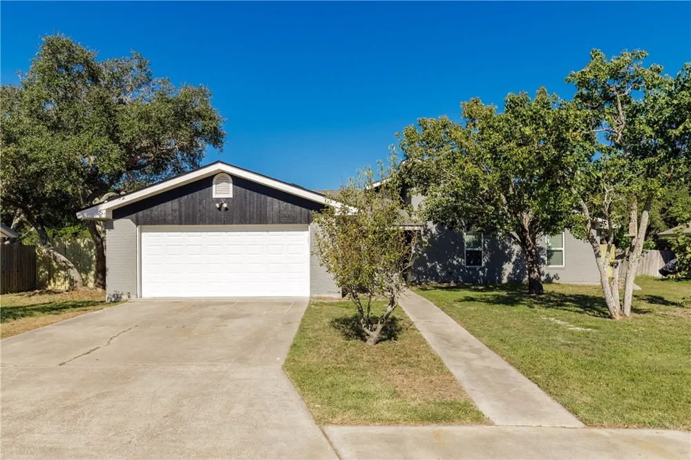 110 Wehring Lane Aransas Pass, TX 78336