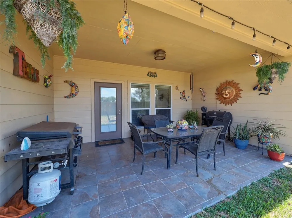 6821 Windy Creek Drive Corpus Christi, TX 78414