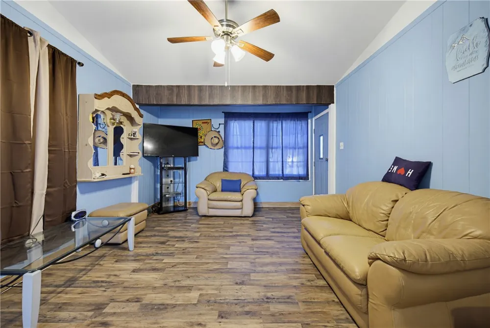 1409 Austin Portland, TX 78374