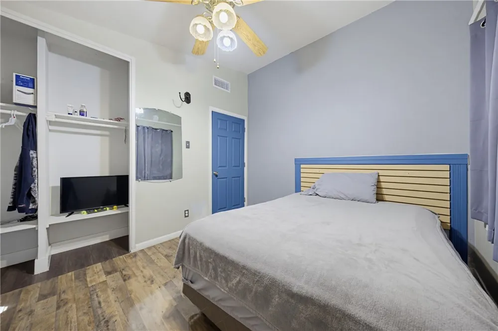 1409 Austin Portland, TX 78374
