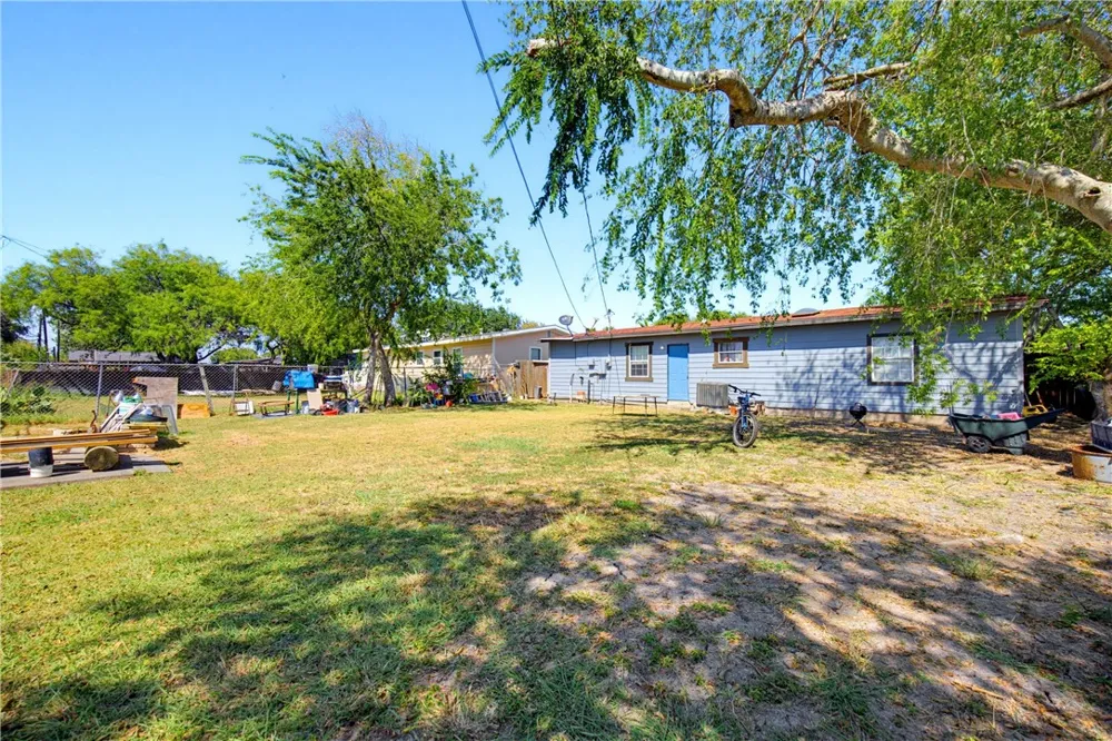 1409 Austin Portland, TX 78374