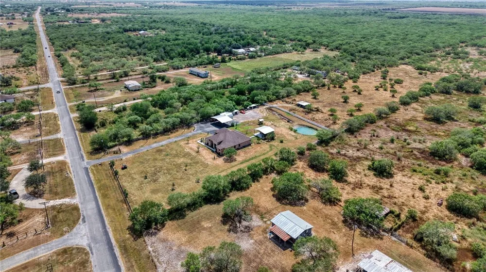 894 County Road 465 Alice, TX 78332