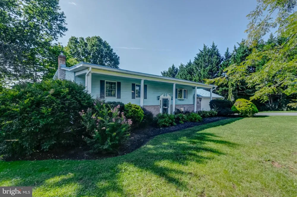 15 DONALD STREET Shermans Dale, PA 17090