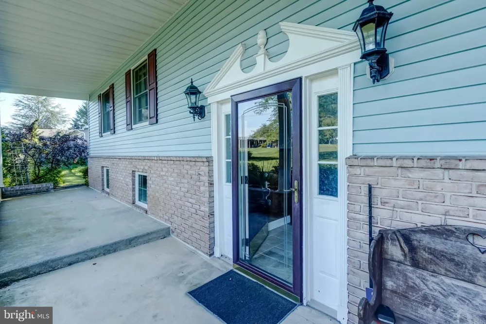 15 DONALD STREET Shermans Dale, PA 17090