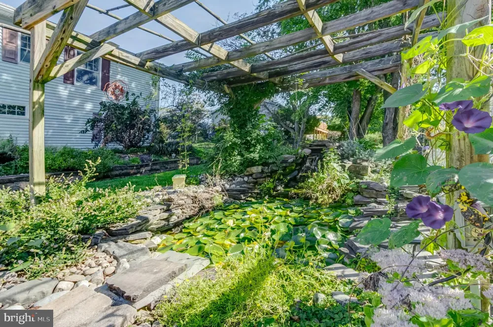 15 DONALD STREET Shermans Dale, PA 17090