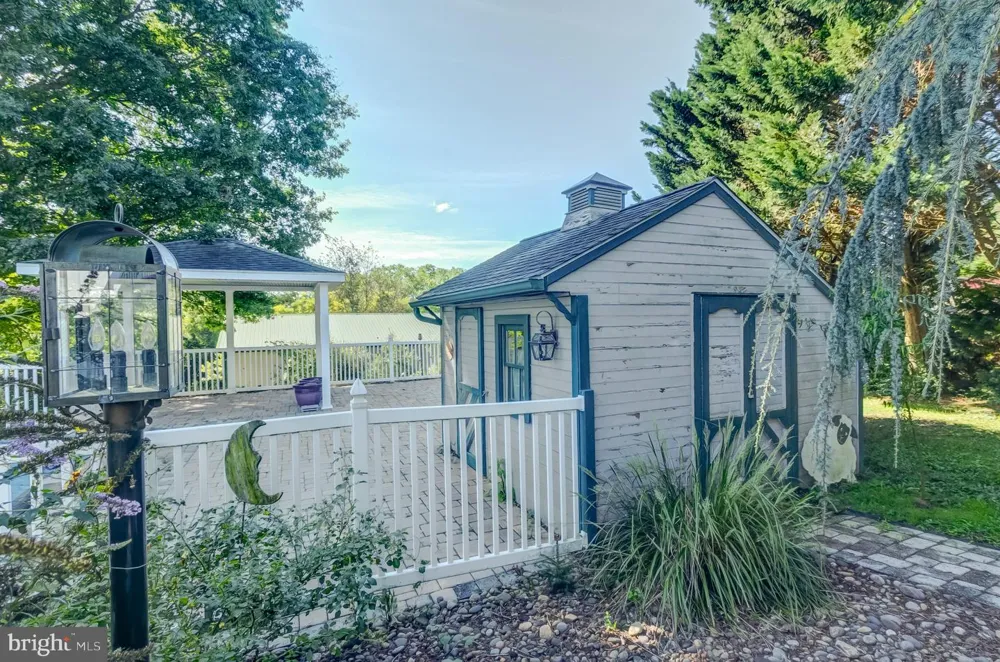 15 DONALD STREET Shermans Dale, PA 17090