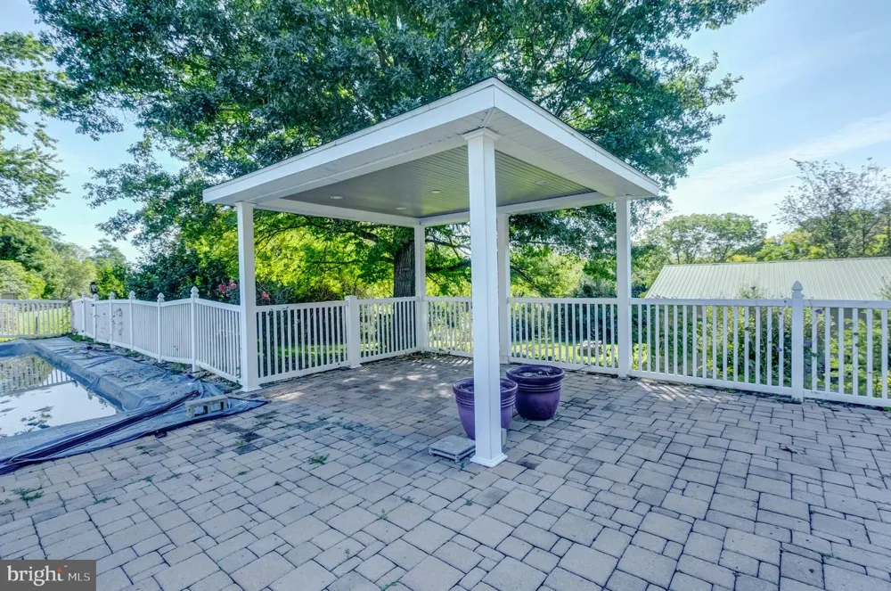 15 DONALD STREET Shermans Dale, PA 17090