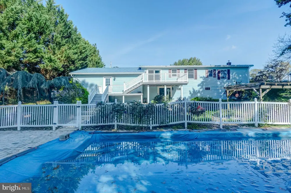 15 DONALD STREET Shermans Dale, PA 17090