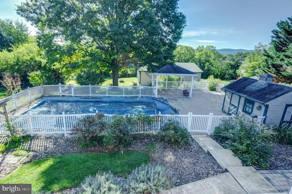 15 DONALD STREET Shermans Dale, PA 17090