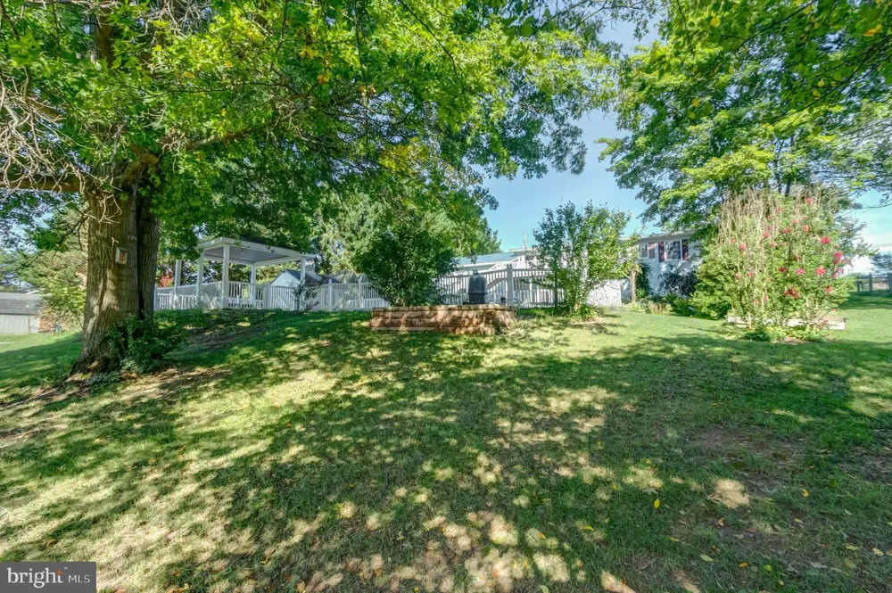 15 DONALD STREET Shermans Dale, PA 17090