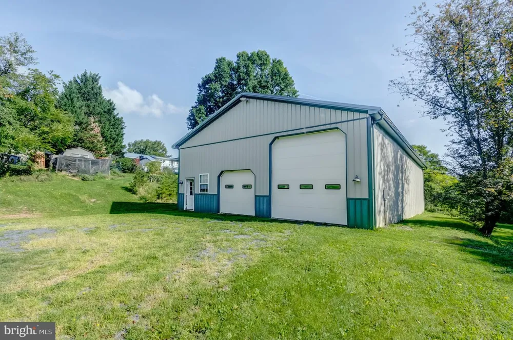 15 DONALD STREET Shermans Dale, PA 17090