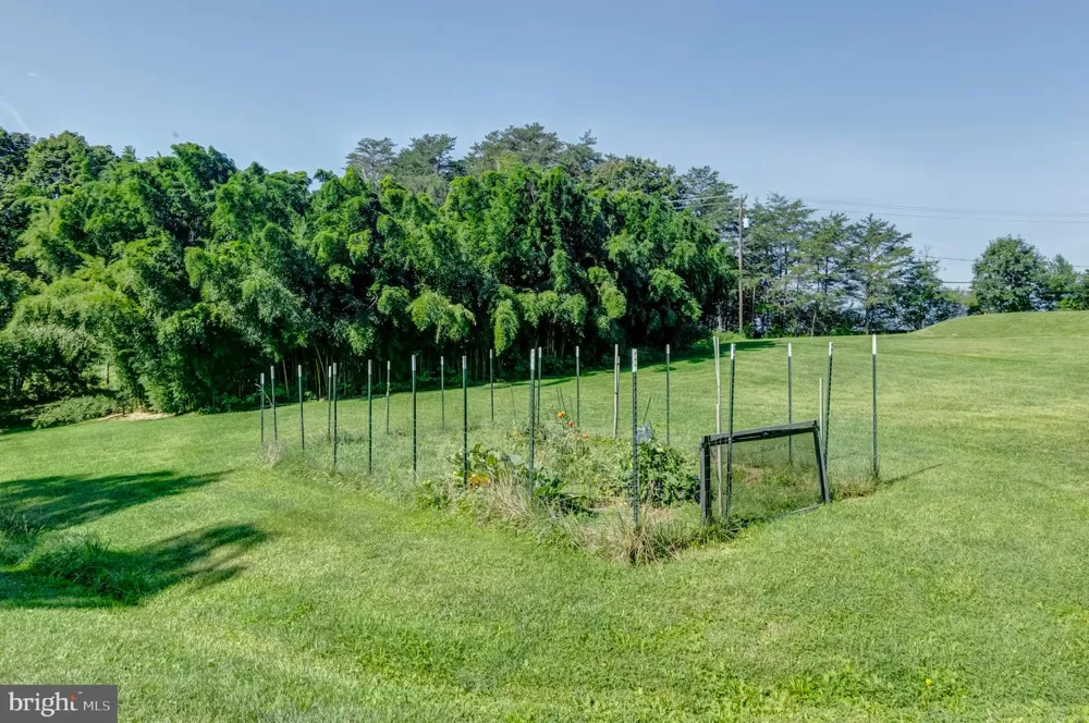 15 DONALD STREET Shermans Dale, PA 17090