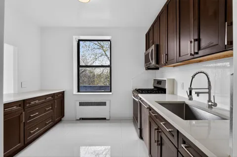 104 PALISADE AVE