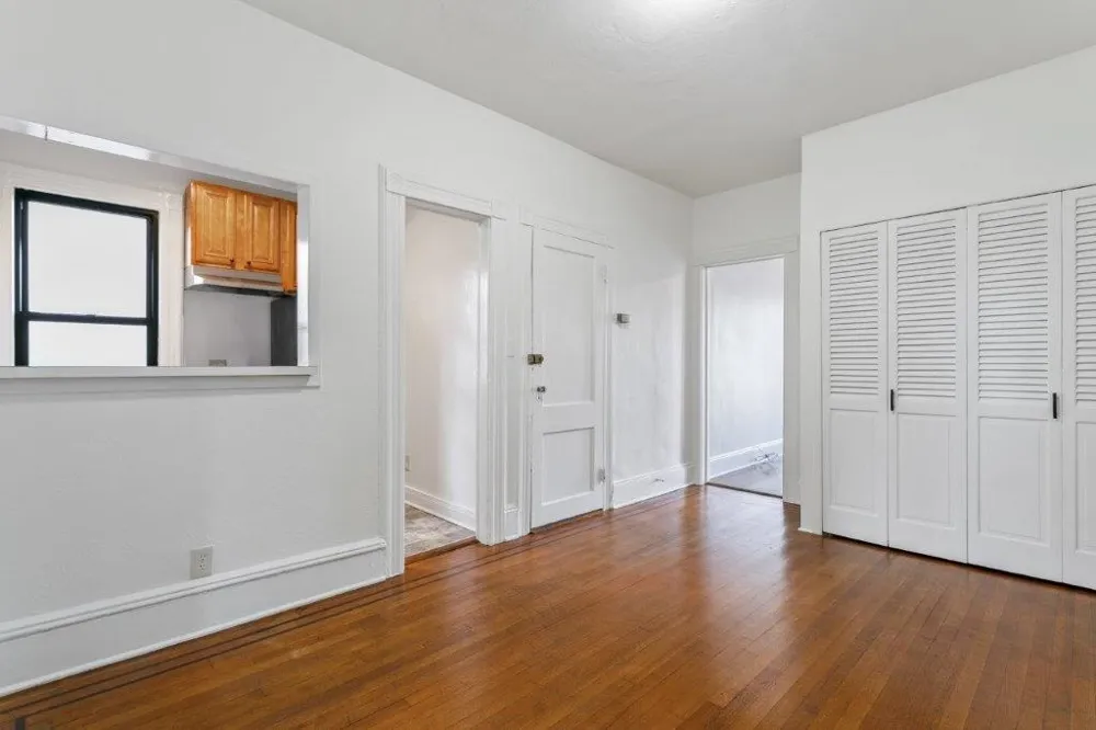 110 18TH ST Union City, NJ 07087