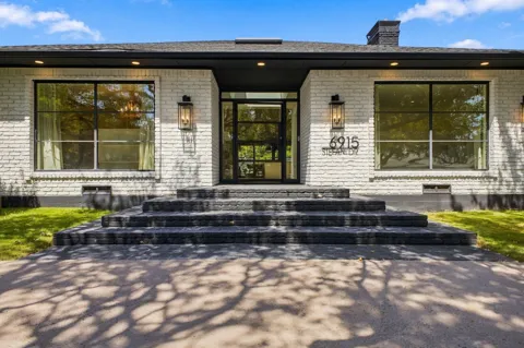 6915 Stefani Drive