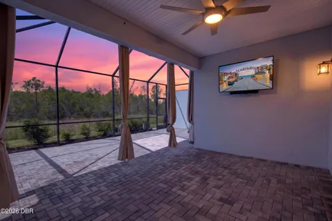 852 Coral Reef Way