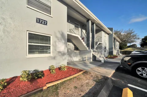 1727 Avocado Avenue #5