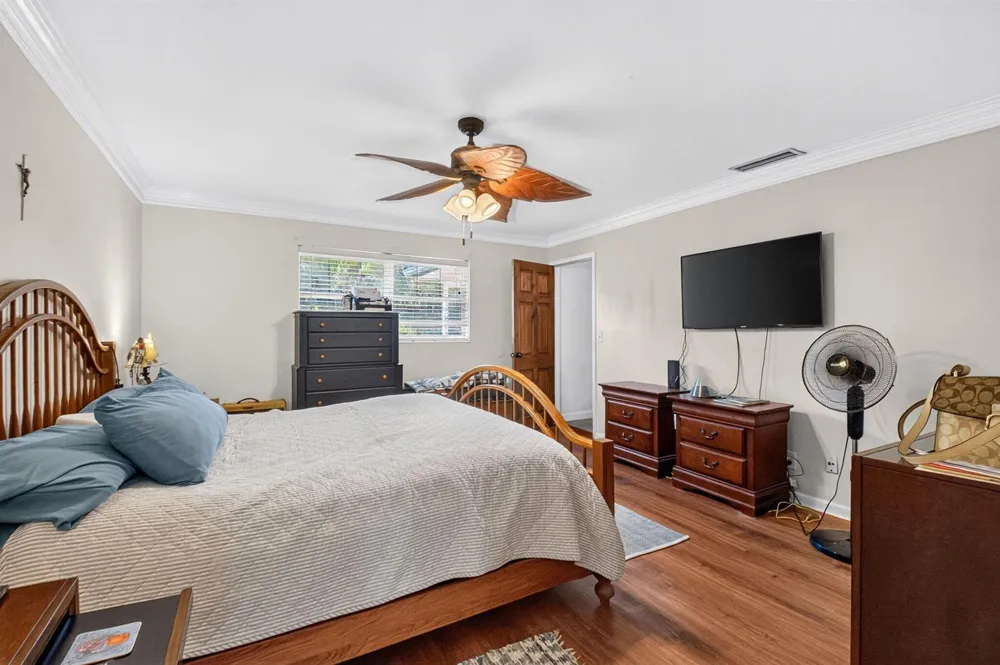 7866 SAINT ANDREWS ROAD Lake Worth, FL 33467