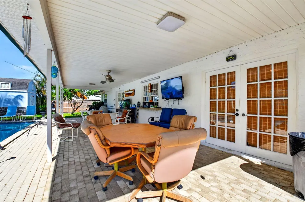 7866 SAINT ANDREWS ROAD Lake Worth, FL 33467