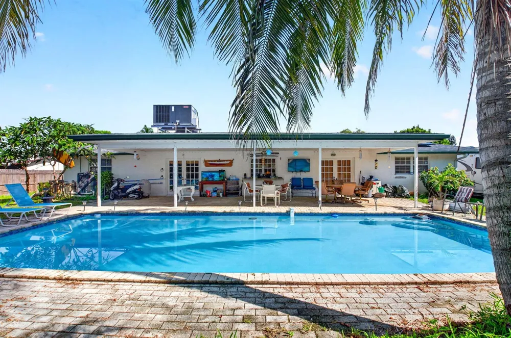 7866 SAINT ANDREWS ROAD Lake Worth, FL 33467