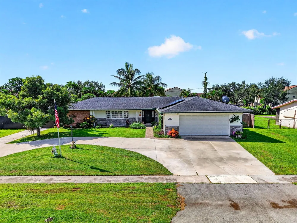 7866 SAINT ANDREWS ROAD Lake Worth, FL 33467