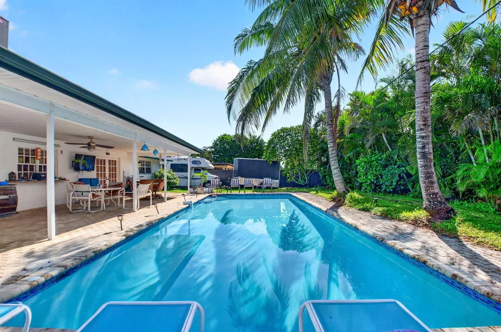 7866 SAINT ANDREWS ROAD Lake Worth, FL 33467