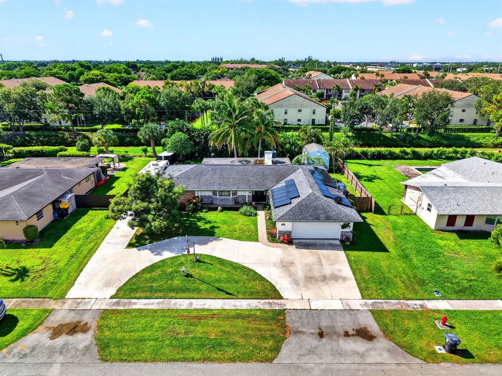 7866 SAINT ANDREWS ROAD Lake Worth, FL 33467