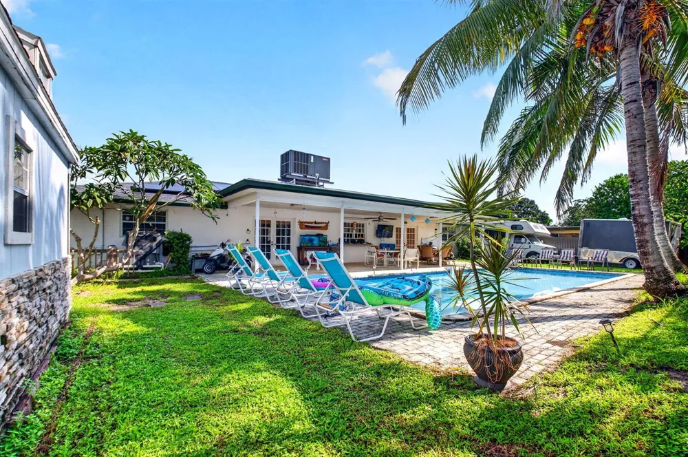 7866 SAINT ANDREWS ROAD Lake Worth, FL 33467