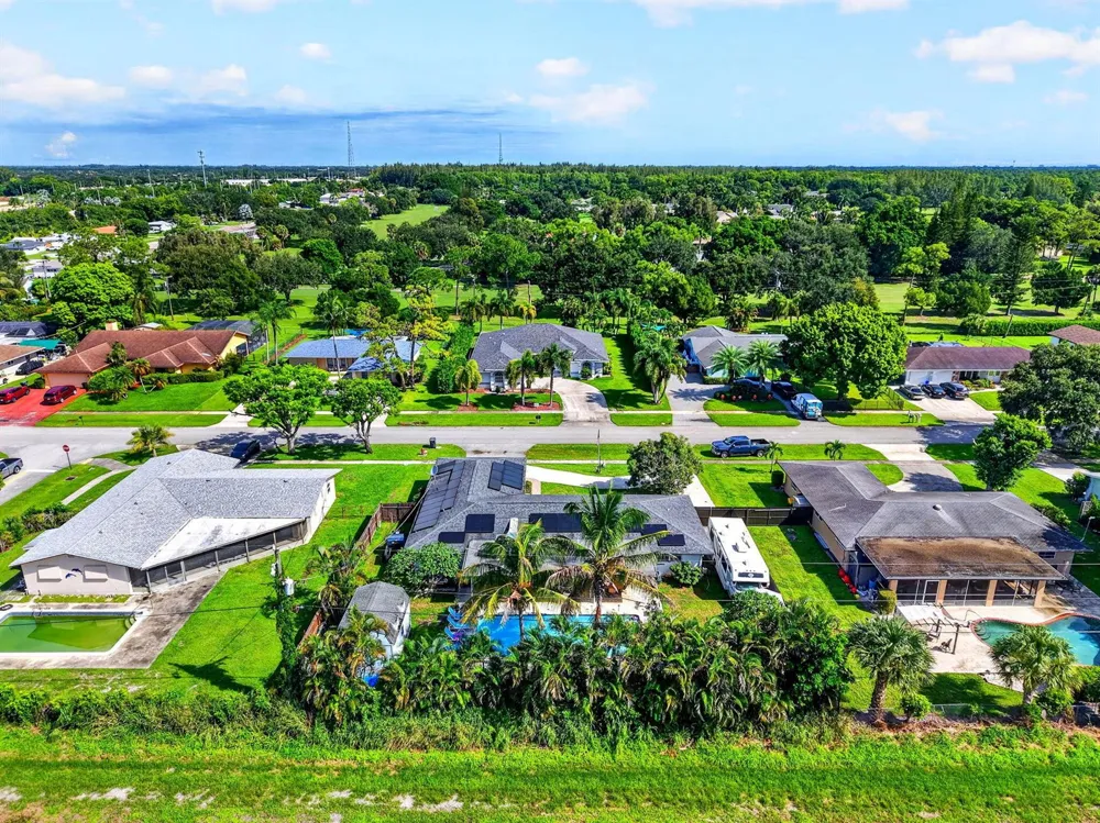 7866 SAINT ANDREWS ROAD Lake Worth, FL 33467