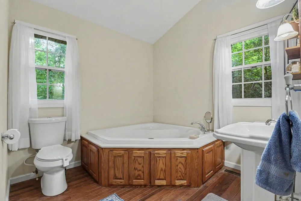 1191 Old Forge Estates Hiawassee, GA 30546