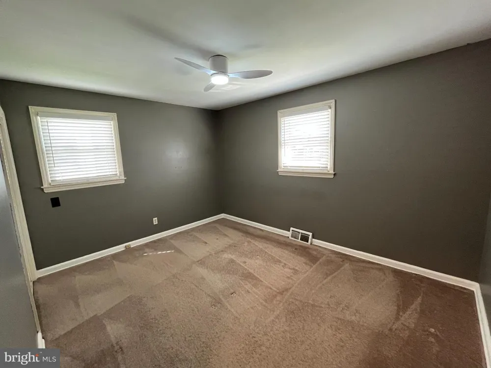 23 PAUL ROAD Maple Shade, NJ 08052