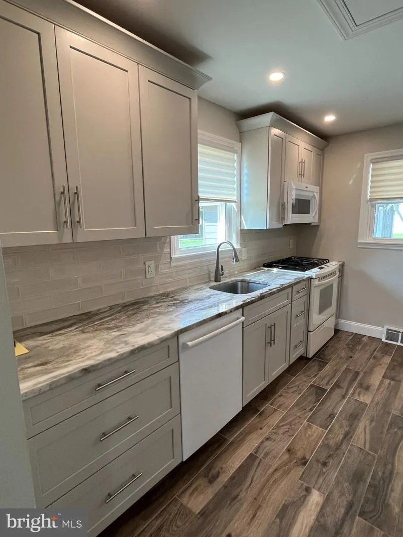 23 PAUL ROAD Maple Shade, NJ 08052