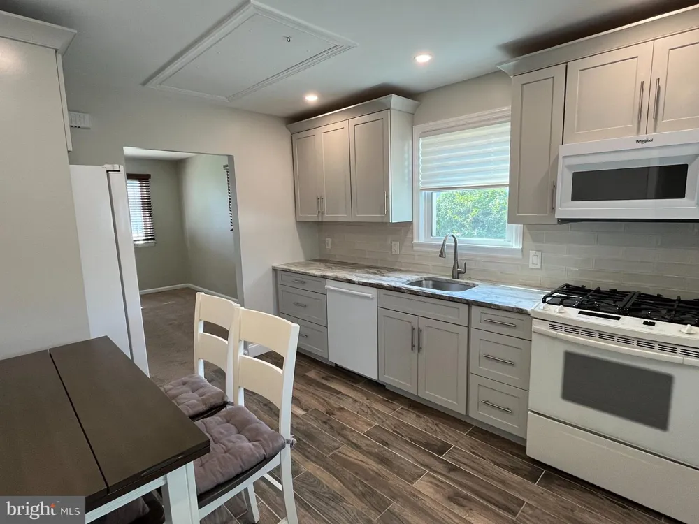 23 PAUL ROAD Maple Shade, NJ 08052